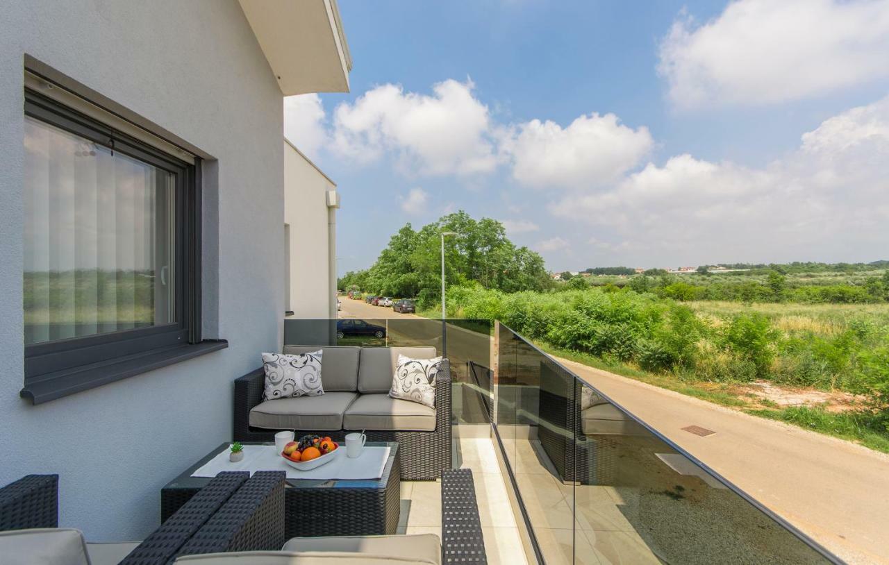 Apartment Lunne Novigrad Istria Eksteriør billede